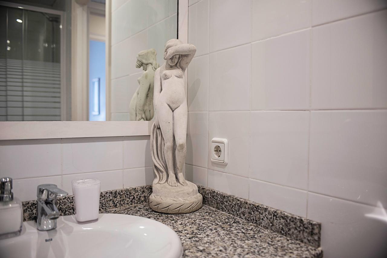 Studio or Suite Double Private Bathroom,652890510:JPEG
